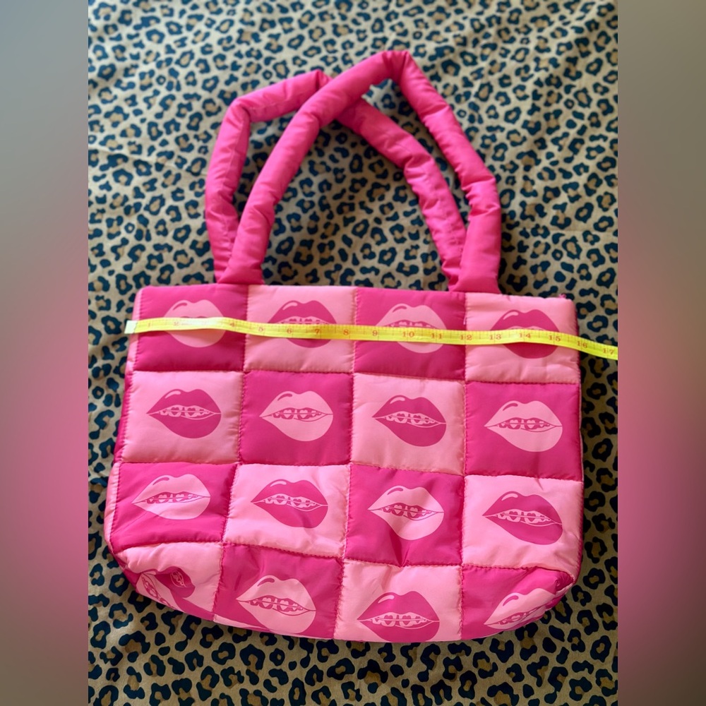 Pink Puffer Tote With Lips Pattern - Picture 5 of 8